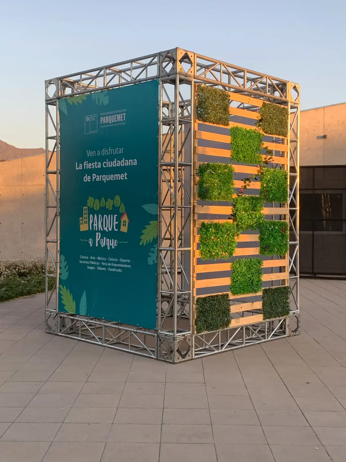 Soporte gráfico para MINVU y Parques Urbanos en Santiago