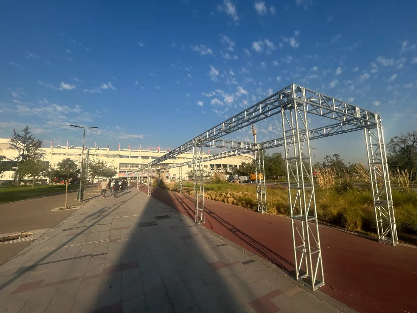Corredor Truss exterior para Estructura modular para evento, proyecto realizado por PRAVUS