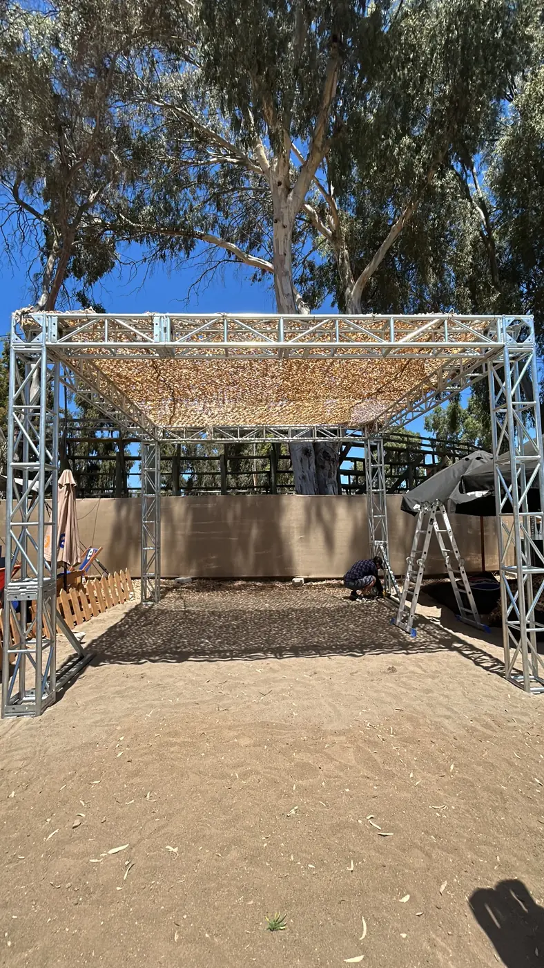 Cubierta Truss para Sombreadero para espacio exterior, proyecto realizado por PRAVUS
