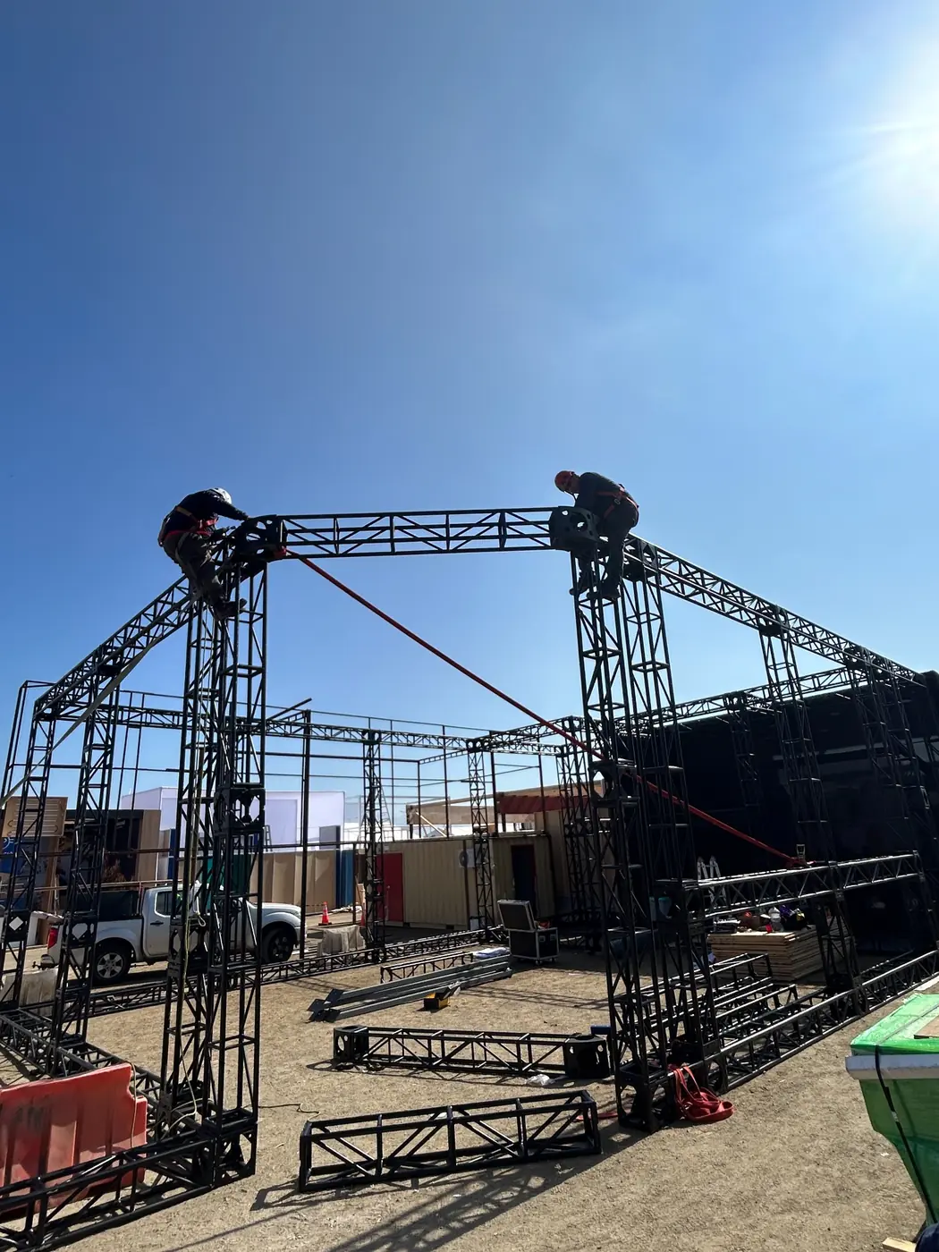 Estructura Truss de gran formato para Montaje técnico en altura, proyecto realizado por PRAVUS