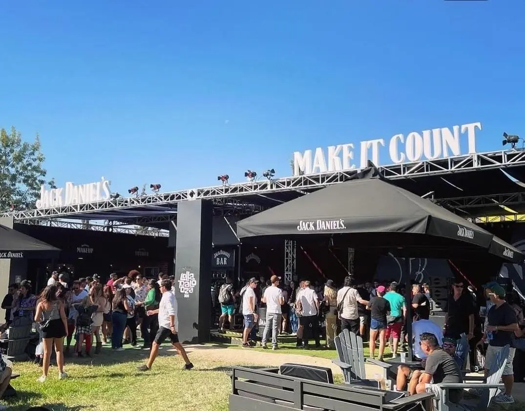 Estructura Truss para activación para Jack Daniel’s · Make It Count, proyecto realizado por PRAVUS